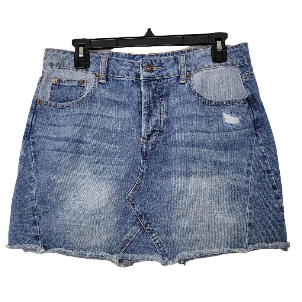 Maurices Light Wash Blue Denim Raw Hem Button Fly Mini Jean Skirt Size 3/4